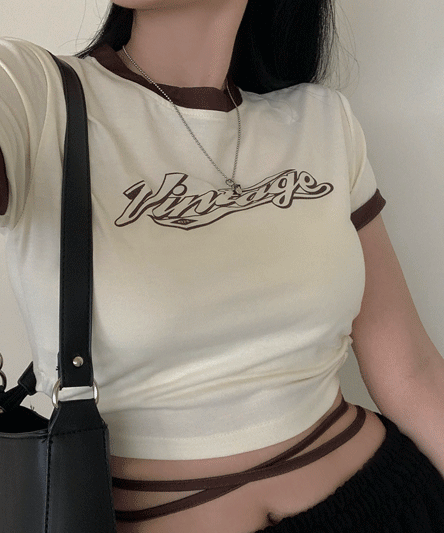 [Model recommendation] Vintage lettering string short-sleeved cropped T-shirt (2 colors)