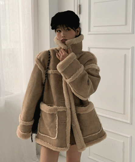 [Model owner/Quality Guarantee🖤] Reversible Double-Sided Long Sheepskin - 2 colors