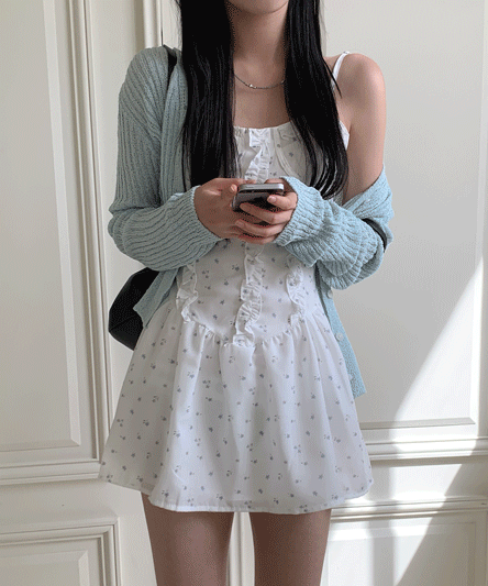 [Travel styling recommendation 💙] Sky flower lace sleeveless dress